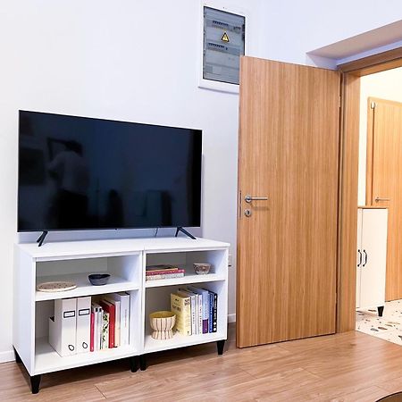 Aumetz Square Apartment Idrija Exteriör bild