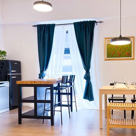 Aumetz Square Apartment Idrija Exteriör bild