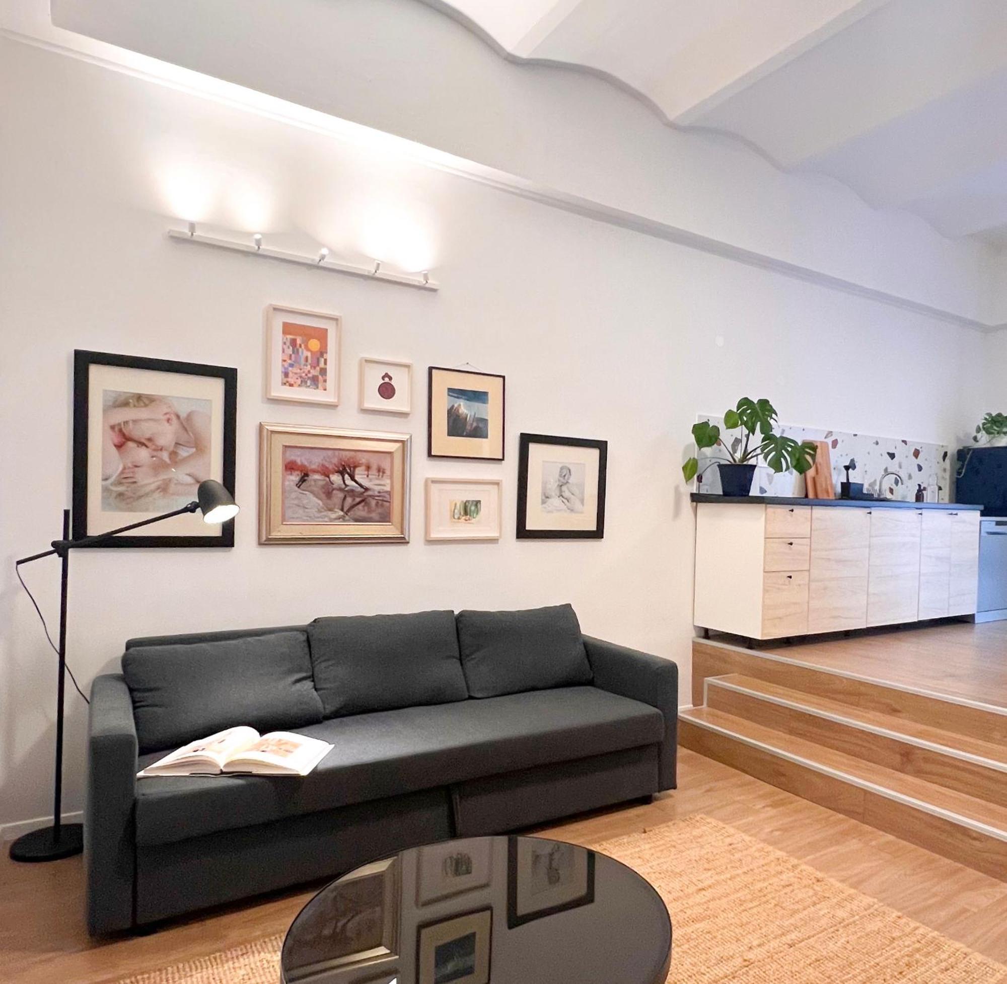 Aumetz Square Apartment Idrija Exteriör bild